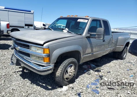 1998 Chevrolet Gmt-400 K3500 z USA, uszkodzony, nr VIN 1GCHK39J1WF047148